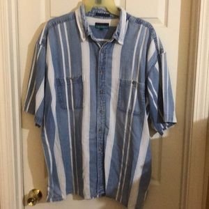 Men’s striped shirt